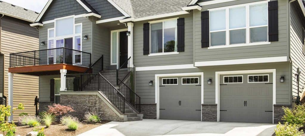 Steel-Garage-Door-9100-Sonoma-Stockbridge-home
